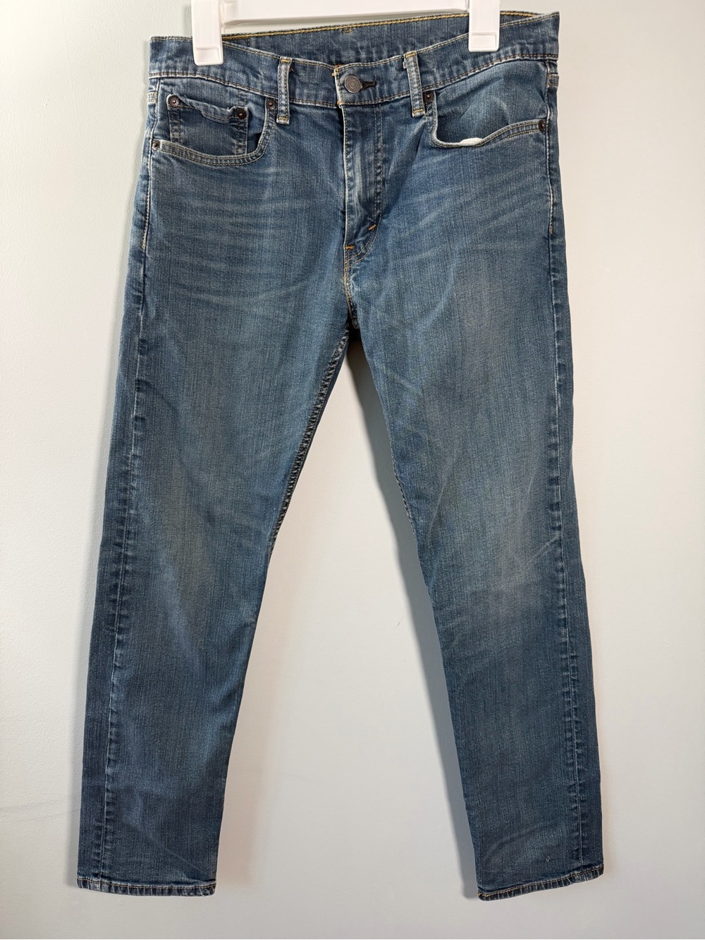 Levi’s 502 Slim Straight Men's Jeans in Washed Blue